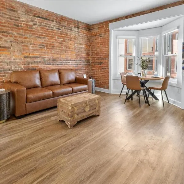 Top Floor - Mass Ave in Heart of Indy with Balcony, hotel a Indianapolis