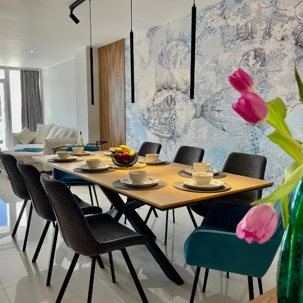 Sea & City View Luxury Apartment Maritima Balchik, hotel en Balchik