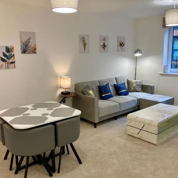2 Bedroom Luxury Apartment! City Center with Free Parking!, hotel in Derby