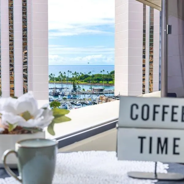 Ocean view apartment Free assigend parking in unit laundry, hotel sa Honolulu