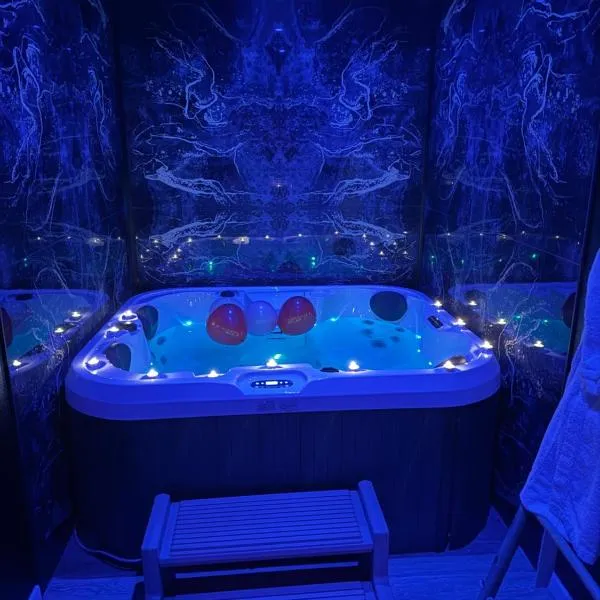 SPA Rome Antique، فندق في Courrières