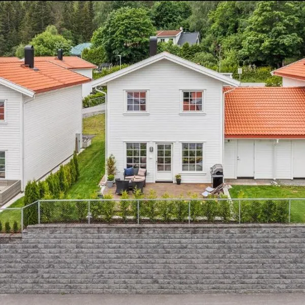 Les Homes - Modern & Cozy Stay Near Oslo Airport, hotel v destinaci Nannestad