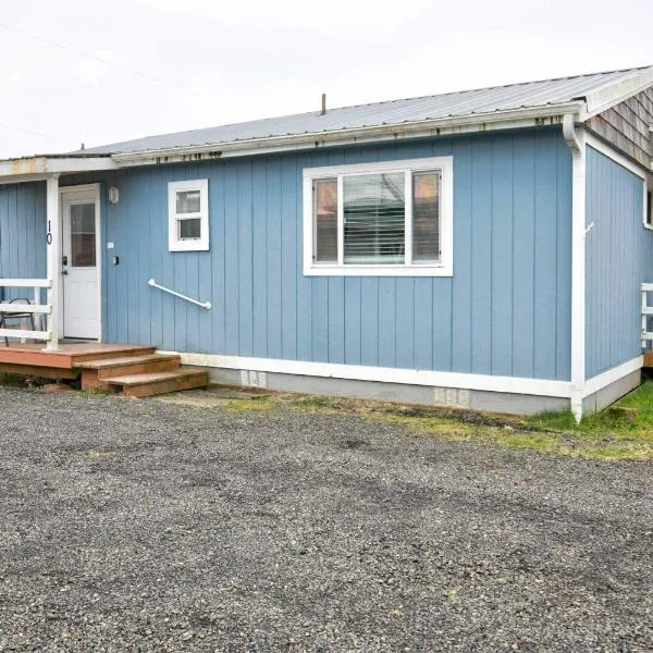 Anchor's Away Cottage Studio by the Sea w fireplace, hotel in Grayland