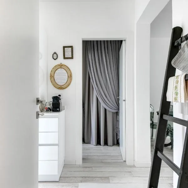 VILLA MONTI SUITES&APARTS, hotel in Cesenatico