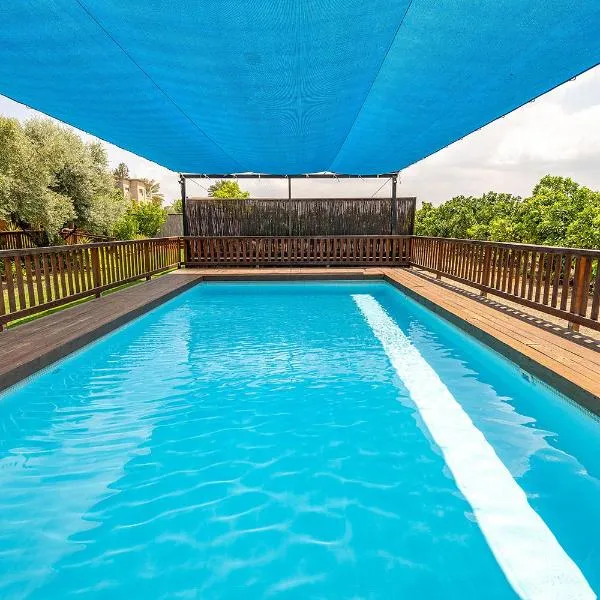 בקתות רם-מתחם בקתות מהמם עם בריכה פרטית ונוף מושלם, hotel v destinaci Sede Terumot