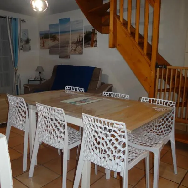 Villa Sérena la forêt et la plage à quelques minutes!, hotel in Camiers