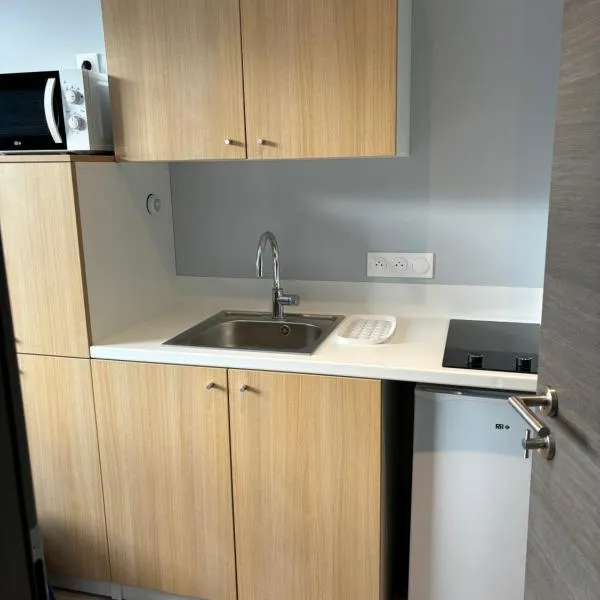 Appartement ESCURIAL CHU VANDOEUVRE-LES-NANCY, hotel v destinaci Vandoeuvre-lès-Nancy