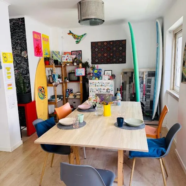 70's Hostel, hotel in Ericeira