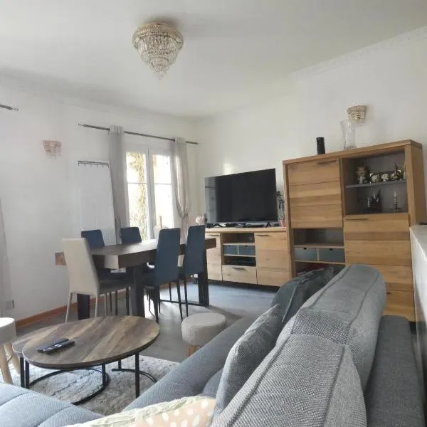 Appartement spacieux et 5 minutes DISNEY LAND PARIS, hotel v destinácii Bailly-Romainvilliers
