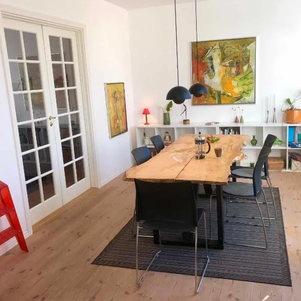 Charming Townhouse in the Heart of Haderslev, hotel v destinaci Haderslev