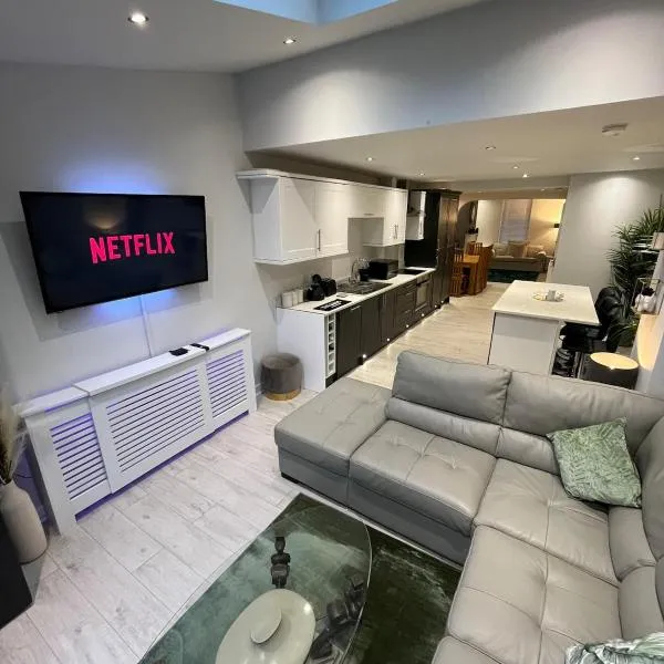 Luxury Seaside Town House, hotel in Bangor