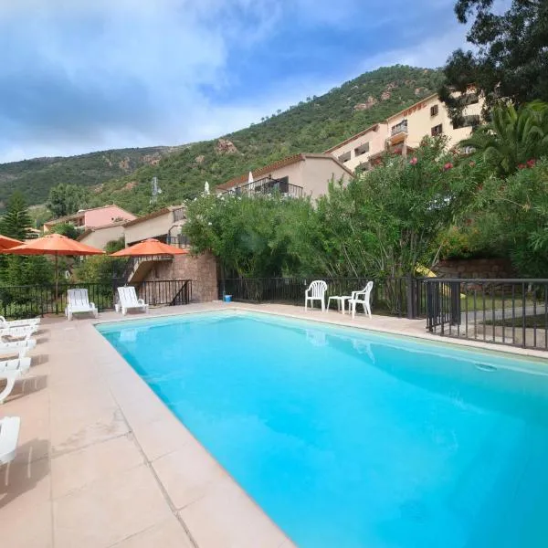 Hotel et Résidence Cala di sole, מלון בפורטו אוטה