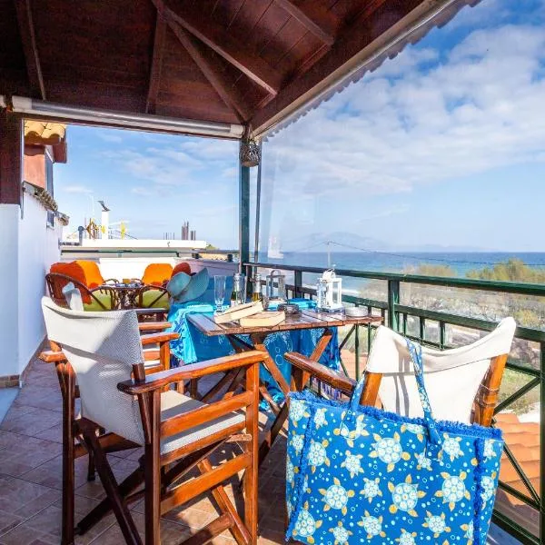 Tonias Houses - Thea House and Vrachos Attic Appartment, hotell i Alikanas