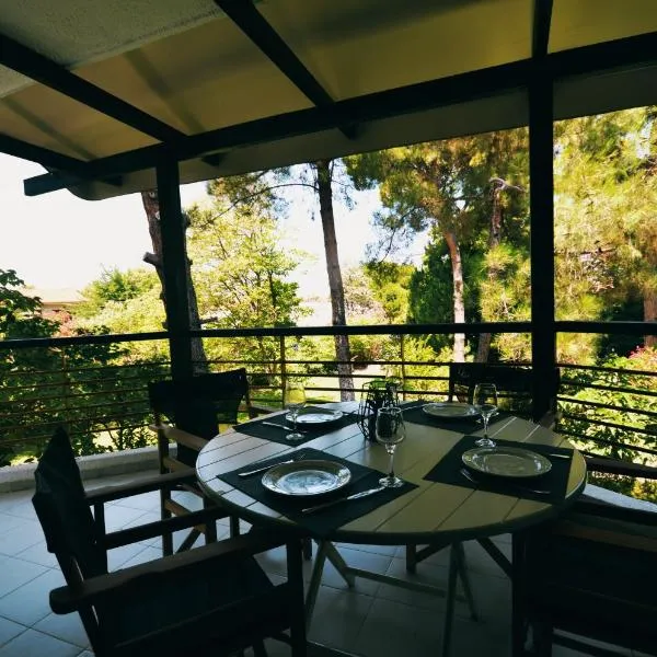 Κομψό διαμέρισμα κοντά σε όμορφη παραλία, hotel in Hanioti