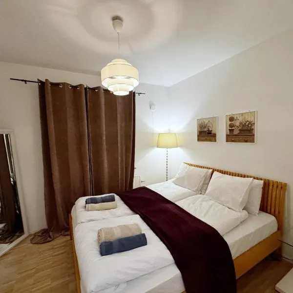Cozy Independent House with Free Parking and 20 mins to center, hotell Helsingis