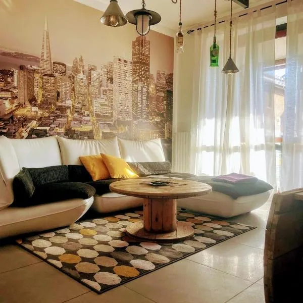 Urban House - un angolo di relax con terrazza in Lombardia, hotel in Limbiate