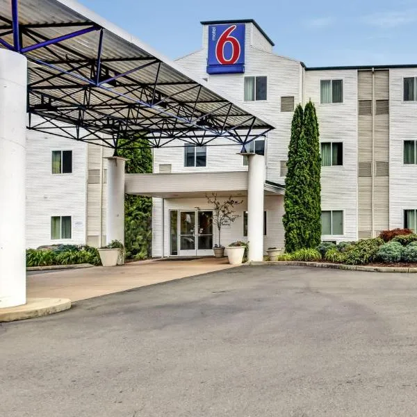 Motel 6-Roseburg, OR、ローズバーグのホテル