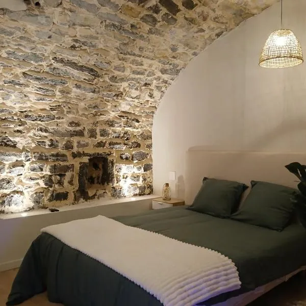 Escapade romantique ardéchoise, hotel in Villeneuve-de-Berg