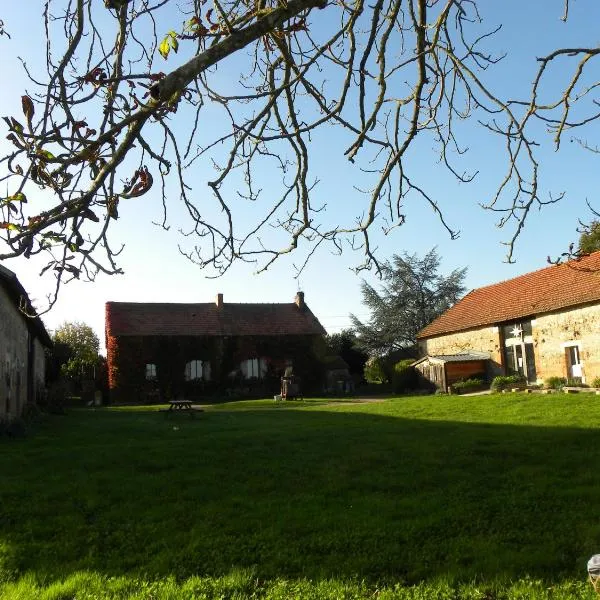 Chambres d'hôtes Les cabris, hotel v destinaci Verneix