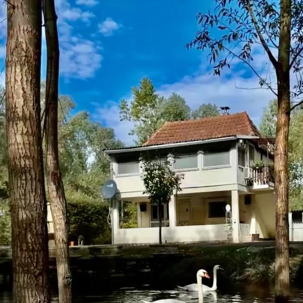 Emily's house, hotel v destinaci Čelarevo