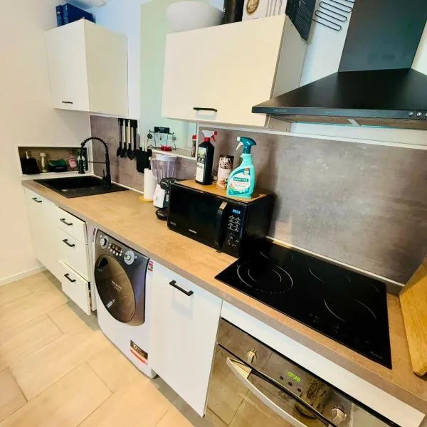 Maison au coeur du Sidobre، فندق في Saint-Salvy-de-la-Balme