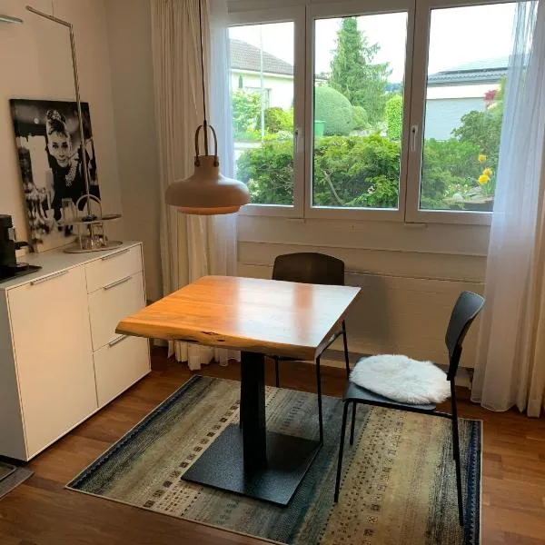 B&B Biel-Brügg, hotel v destinaci Brügg