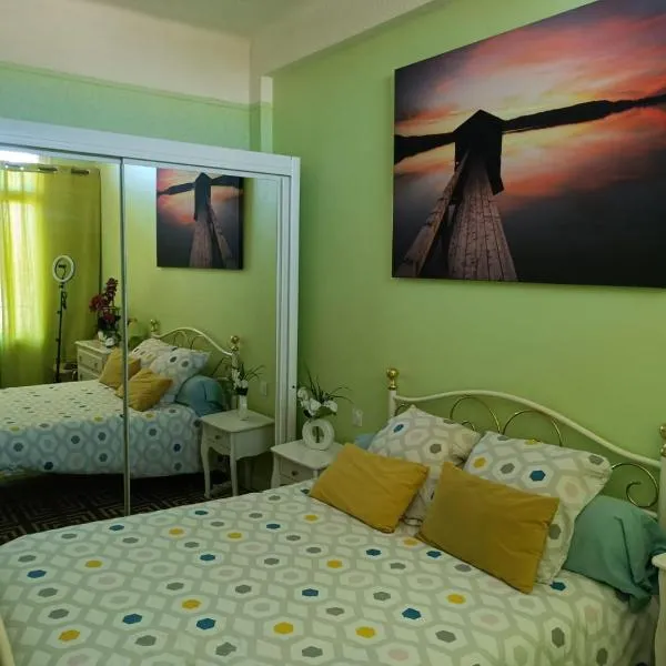 Hostel-Élisée-Perpignan, hotel v destinaci Perpignan
