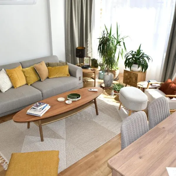 Ezra's Apartments in the Heart of the City, near Old Town, hotel v mestu Antalya