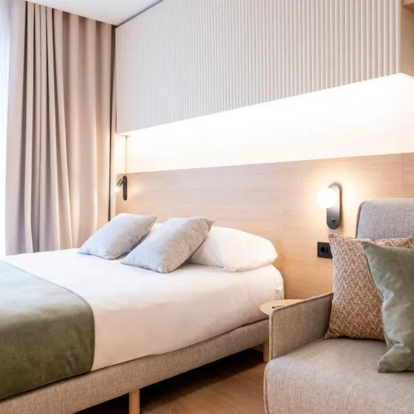Aparthotel Atenea Calabria, hotel in Barcelona