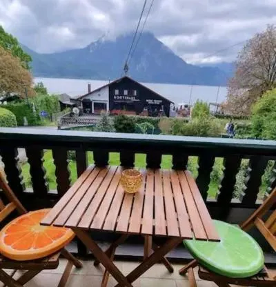 Ferienwohnungen Wolfenhaus am See, hotel in Altmünster