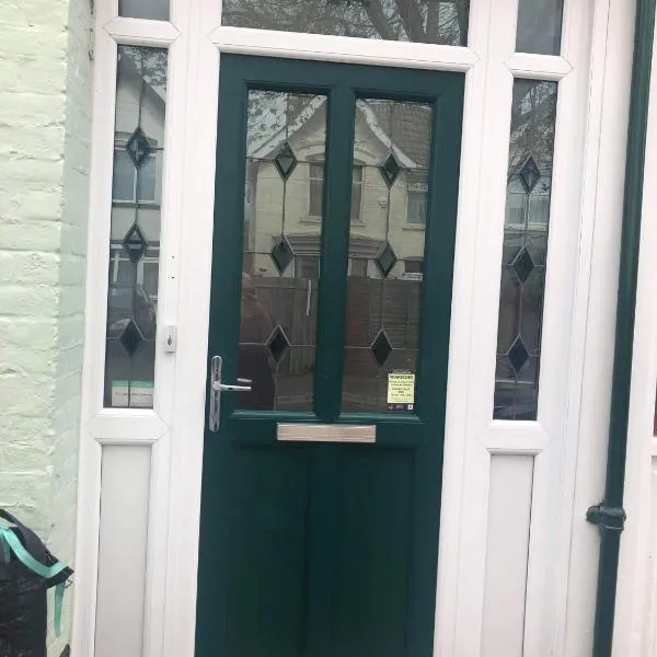The Seagulls 3 Bedroom House with Parking Weymouth, hotel in Weymouth