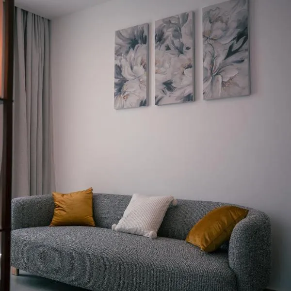 Modern Luxury Apartment in Nova by Devtraco- prime location and convenient 15mins from the airport, hotel en Accra