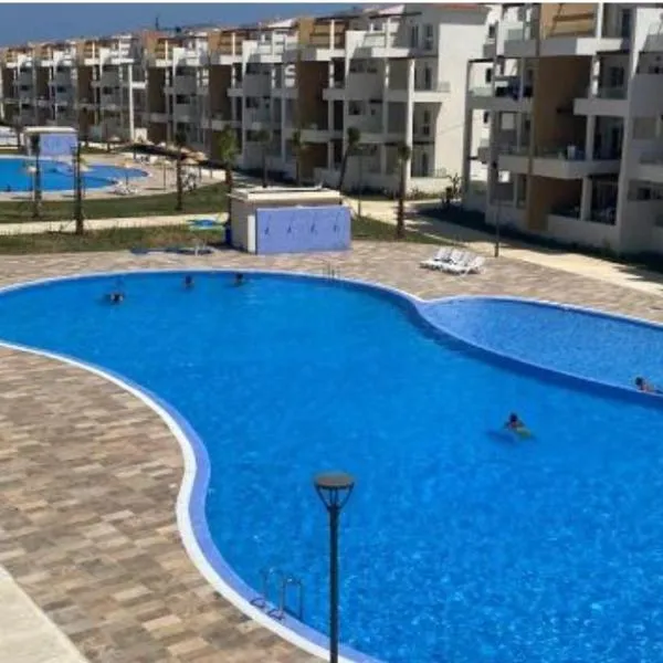 luxury apartament mirador del golf 3, hotel in Cabo Negro