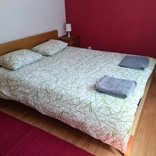 Vormsi Ohvitseride Maja korter nr 4, hotell Hullos