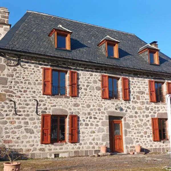Les Nuits de Vieillespeze, hotel v destinácii Saint-Projet-de-Salers