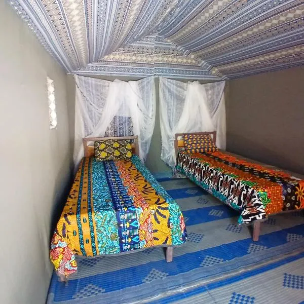 "Par 4 chemins" Atypical Stopover、ヌアクショットのホテル