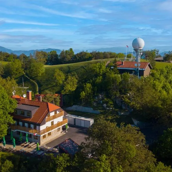 Tončkov dom na Lisci, hotel v destinaci Sevnica