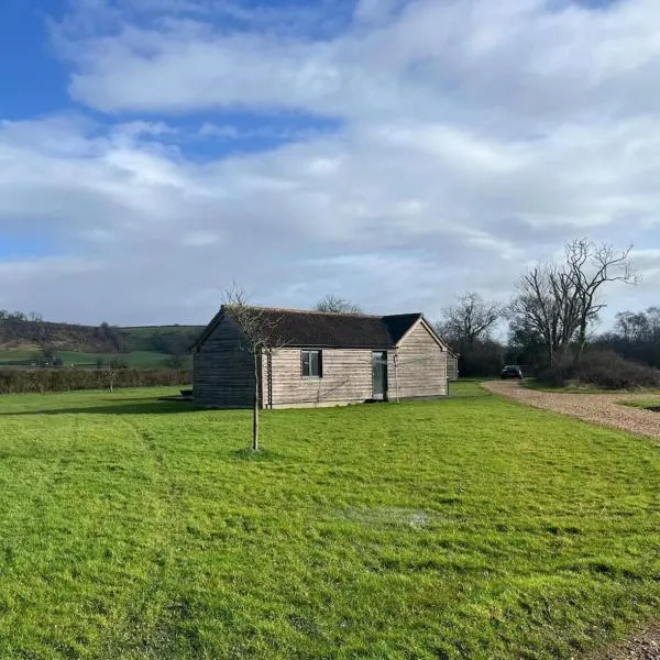 Pear Lodge - Somerset Holiday Homes, Hotel in North Wootton