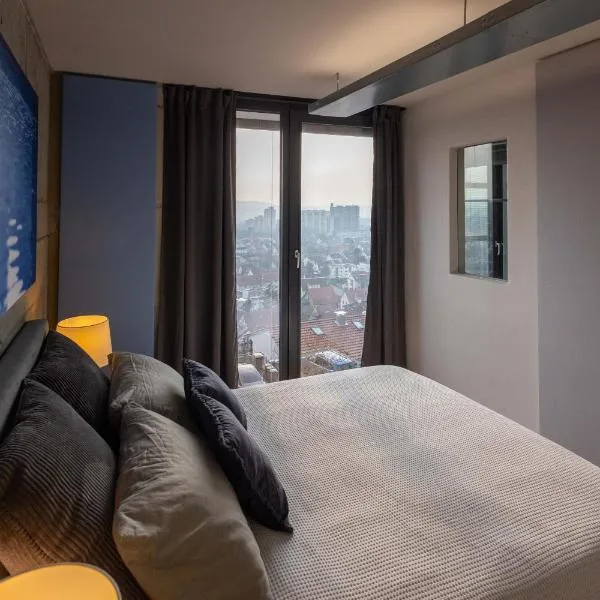 Apartment "Little Manhattan" - Business-27 qm-ruhig-Parkplatz-Arbeitsplatz-Aussicht, hotel in Leonberg