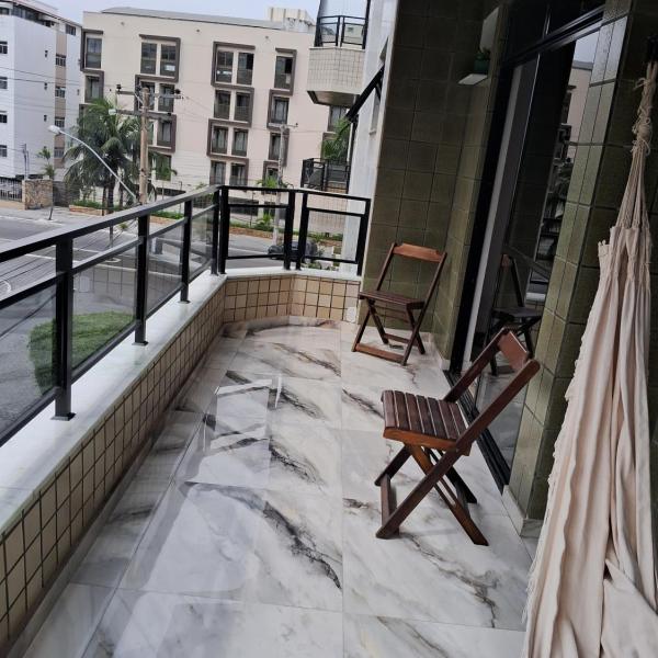 Confortável 2 quartos na PRAIA DO FORTE CABO FRIO com GARAGEM, sala com varandão e vista livre