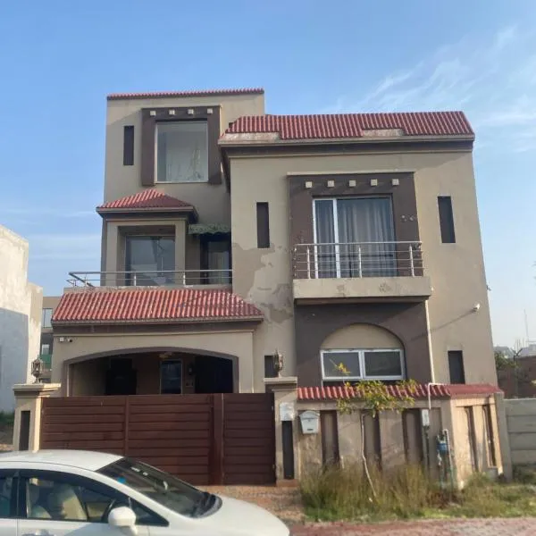 Full Furnished House Entire Place No Sharing, hotel din Rāmkot