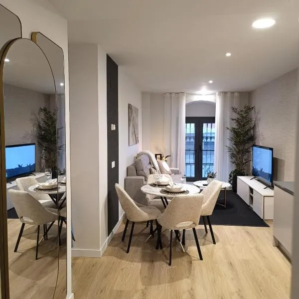 Apartamentos Catedral III, hotel in Valladolid