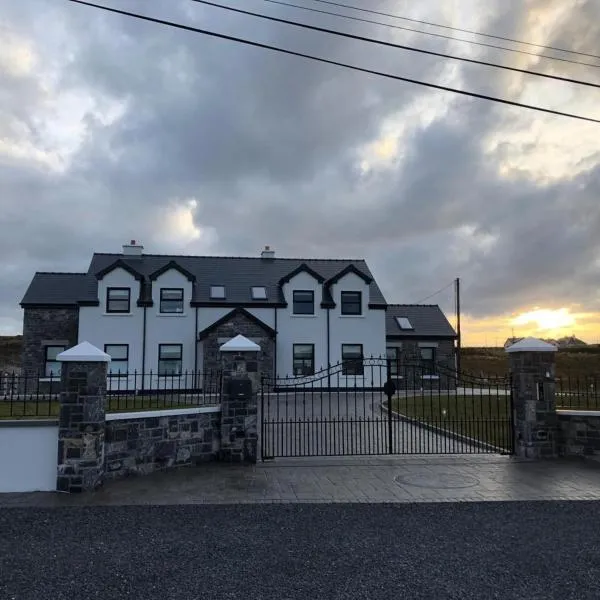 Belmullet 4BR full house near town centre, hotel v destinaci Tallagh