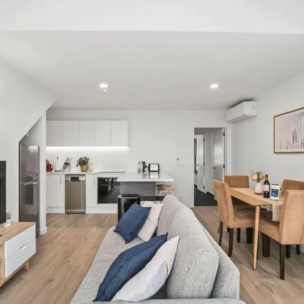 Beautiful Apartment Sleeps 4 Close Town & Ski, hotel in Queenstown