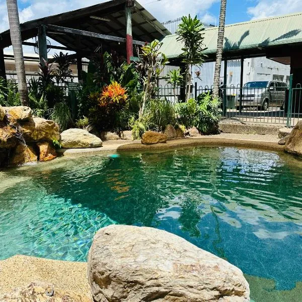 Exchange Hotel Backpacker Resort, hotel in Mossman