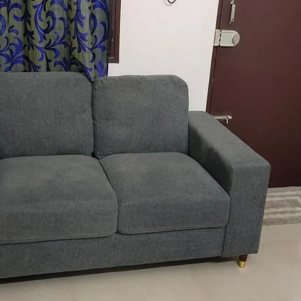 "Ambi's stay " A unique and Secluded Nest with serene calmness views on a Traffic-Free Street at Bommasandra 3 km from Narayana Hrudayalaya Hospital, hotel in Bangalore
