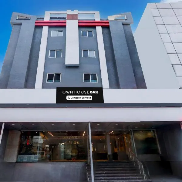 Super Townhouse Oak Madhapur formerly Nera Regency, hotel v destinaci Kondapur