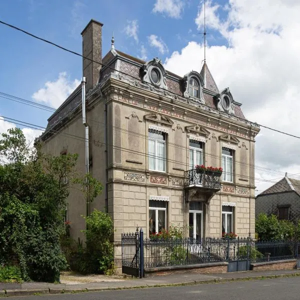 Le Petit Chateau, hotel v destinaci Saint-Michel