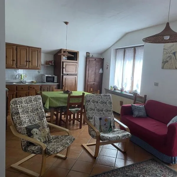Val Chisone attic home, hotel v destinaci Roure Turin