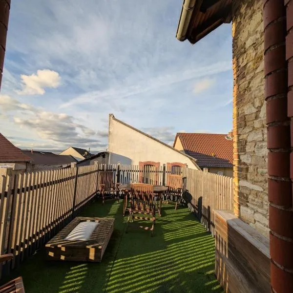 zentrale helle Wohnung in Gau-Algesheim mit Balkon, hotel in Gau-Algesheim